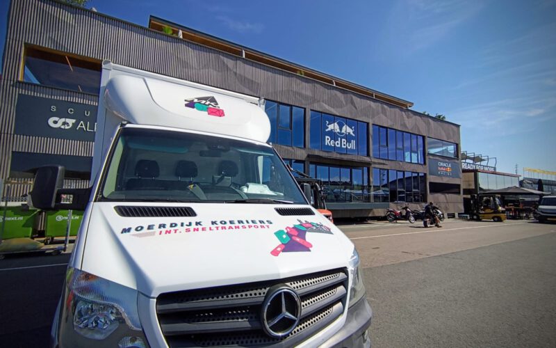 Moerdijk Koeriers Bakwagen Red Bull